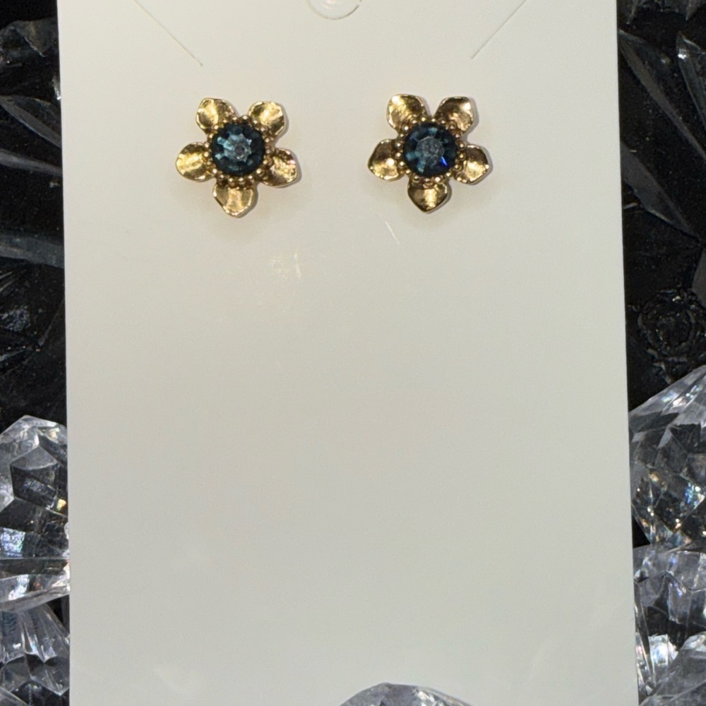 Gold Flower Stud Earrings with Blue Center beautiful !!!